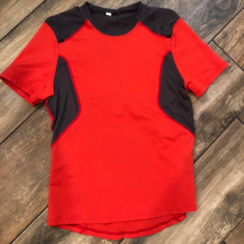 Lululemon men’s top